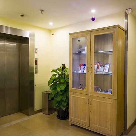 Home Inn Shanghai Lujiabang Road Metro Station Bagian luar foto